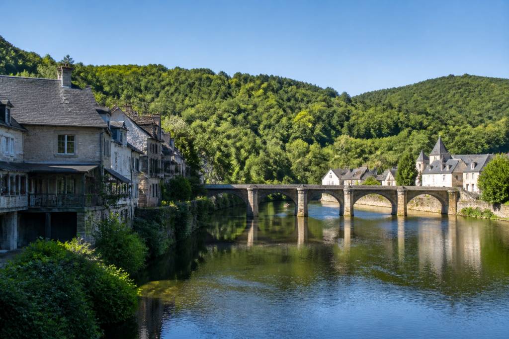 Beaulieu sur dordogne gîte : trouvez l’hébergement idéal pour vos vacances en Corrèze